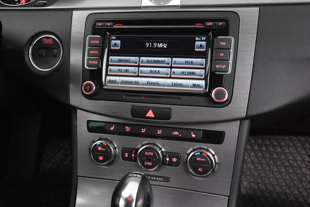 Volkswagen Passat 2012 Variant Highline 2,0 TDI 125 kW (170 hv) BlueMotion Technology 4MOTION DSG-aut / Webasto / Vakkari / Nahat / Vetokoukku /