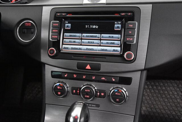 Volkswagen Passat 2012 Variant Highline 2,0 TDI 125 kW (170 hv) BlueMotion Technology 4MOTION DSG-aut / Webasto / Vakkari / Nahat / Vetokoukku /