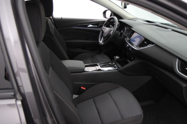 Opel Insignia 2023 Grand Sport Innovation Plus 175 D Turbo A / HUD / BLIS / Matrix / Webasto / Vetokoukku
