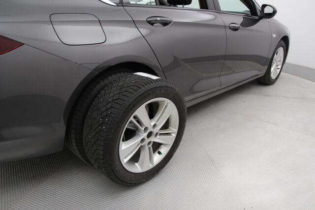 Opel Insignia 2023 Grand Sport Innovation Plus 175 D Turbo A / HUD / BLIS / Matrix / Webasto / Vetokoukku