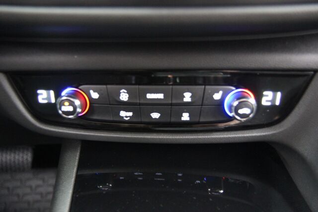 Opel Insignia 2023 Grand Sport Innovation Plus 175 D Turbo A / HUD / BLIS / Matrix / Webasto / Vetokoukku