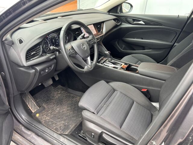 Opel Insignia 2023 Grand Sport Innovation Plus 175 D Turbo A / HUD / BLIS / Matrix / Webasto / Vetokoukku
