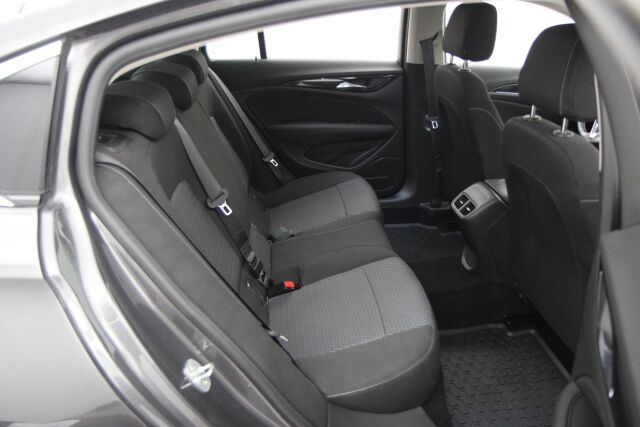 Opel Insignia 2023 Grand Sport Innovation Plus 175 D Turbo A / HUD / BLIS / Matrix / Webasto / Vetokoukku