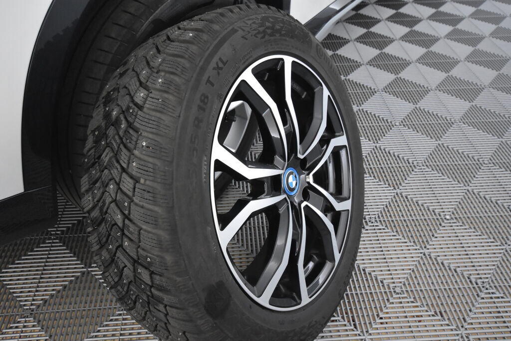 BMW X1 2023 U11 25e xDrive Charged Edition xLine / Vetokoukku / Comfort Access / HarmanKardon / LED / Kamera