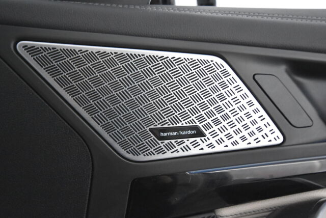 BMW X1 2023 U11 25e xDrive Charged Edition xLine / Vetokoukku / Comfort Access / HarmanKardon / LED / Kamera