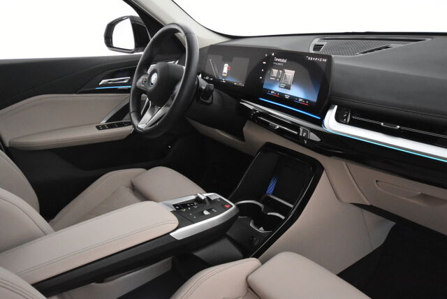 BMW X1 2023 U11 25e xDrive Charged Edition xLine / Vetokoukku / Comfort Access / HarmanKardon / LED / Kamera