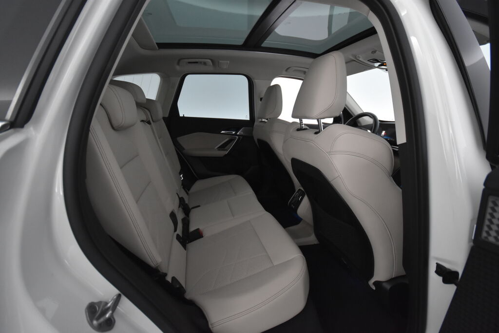 BMW X1 2023 U11 25e xDrive Charged Edition xLine / Vetokoukku / Comfort Access / HarmanKardon / LED / Kamera