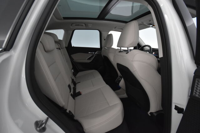 BMW X1 2023 U11 25e xDrive Charged Edition xLine / Vetokoukku / Comfort Access / HarmanKardon / LED / Kamera