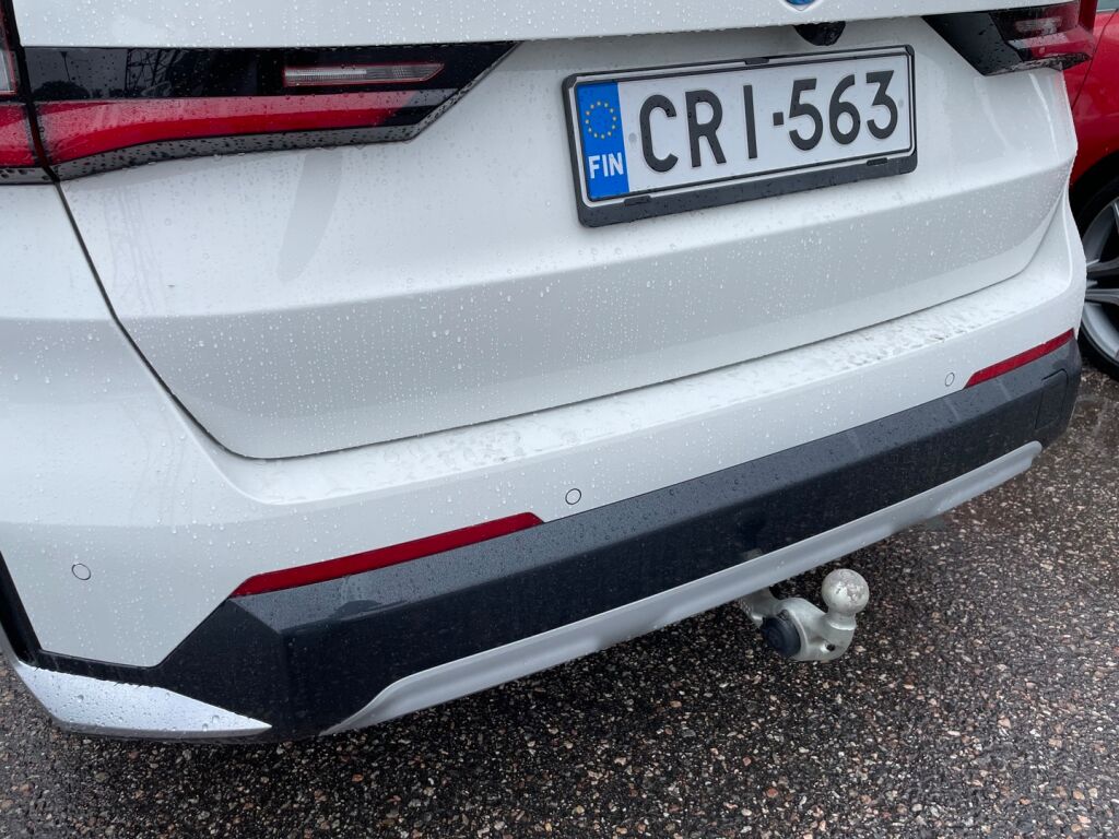 BMW X1 2023 U11 25e xDrive Charged Edition xLine / Vetokoukku / Comfort Access / HarmanKardon / LED / Kamera