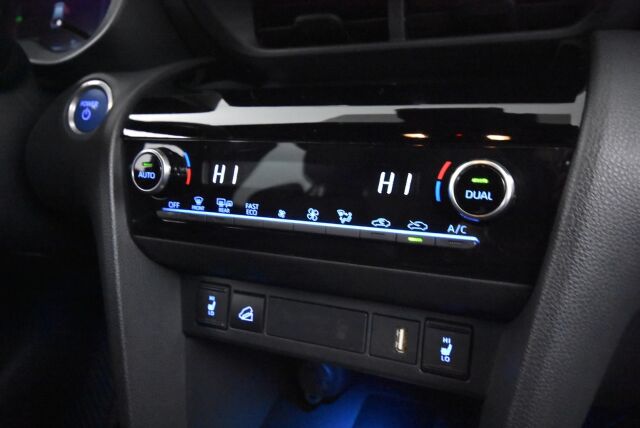Toyota Yaris Cross 2021 1,5 Hybrid AWD-i Adventure / JBL-audio / HUD / Ratinlämmitin / Peruutuskamera / Relax takuu - RAHOITUS TÄHÄN AUTOON VAIN 3.99% - 