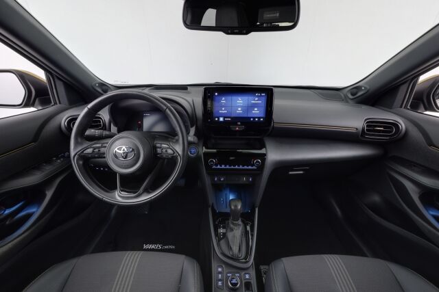 Toyota Yaris Cross 2021 1,5 Hybrid AWD-i Adventure / JBL-audio / HUD / Ratinlämmitin / Peruutuskamera / Relax takuu - RAHOITUS TÄHÄN AUTOON VAIN 3.99% - 