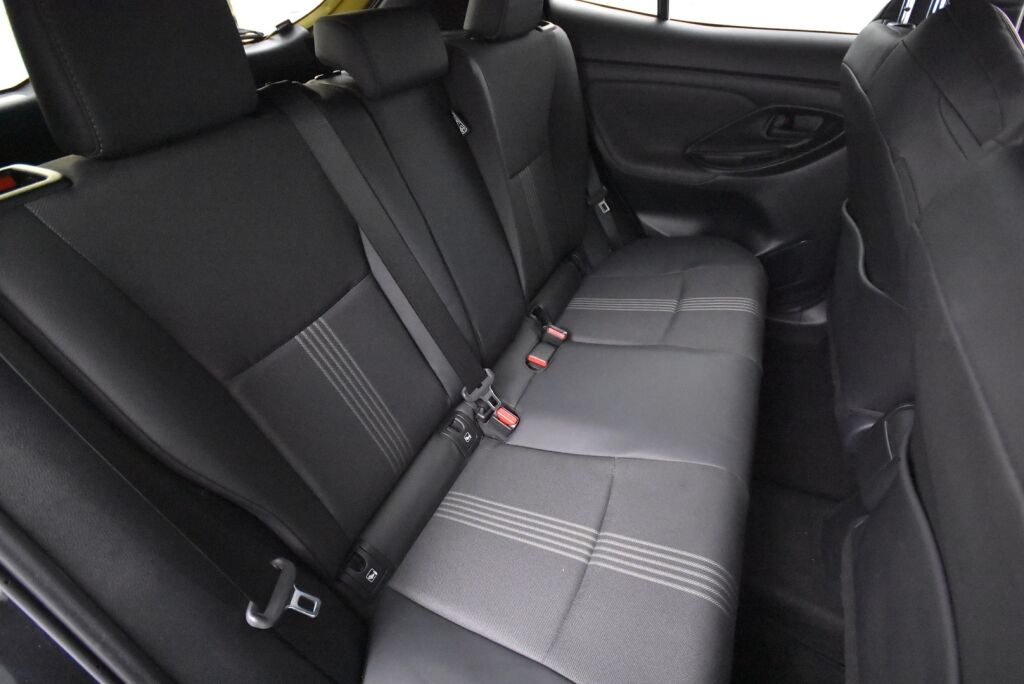 Toyota Yaris Cross 2021 1,5 Hybrid AWD-i Adventure / JBL-audio / HUD / Ratinlämmitin / Peruutuskamera / Relax takuu - RAHOITUS TÄHÄN AUTOON VAIN 3.99% - 