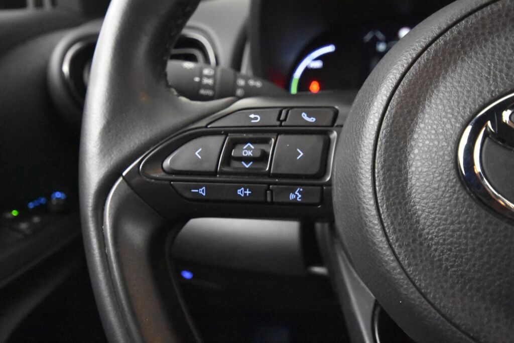 Toyota Yaris Cross 2021 1,5 Hybrid AWD-i Adventure / JBL-audio / HUD / Ratinlämmitin / Peruutuskamera / Relax takuu - RAHOITUS TÄHÄN AUTOON VAIN 3.99% - 