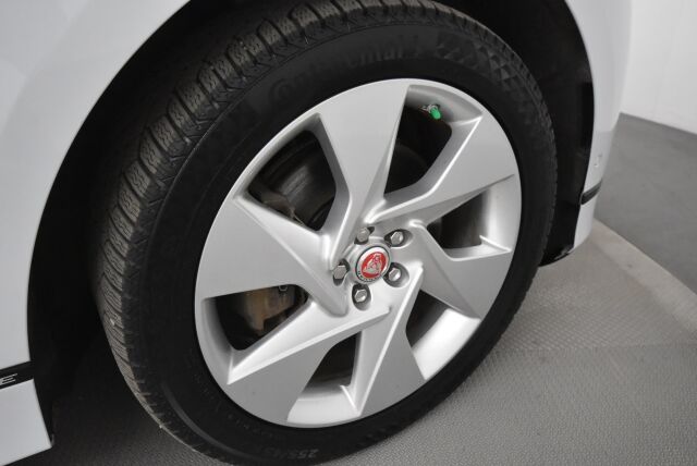 Jaguar I-PACE 2019 HSE / Meridian / HUD / Performance penkit / Panoraama / 1 omistaja / 360 Kamera / Acc / LED / Ilma-alusta - RAHOITUS TÄHÄN AUTOON VAIN 3.99% - 