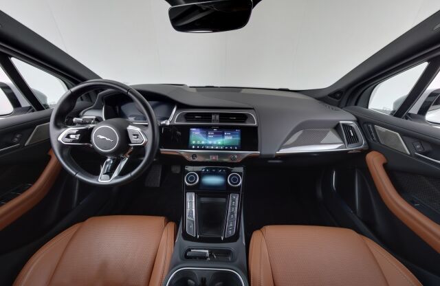 Jaguar I-PACE 2019 HSE / Meridian / HUD / Performance penkit / Panoraama / 1 omistaja / 360 Kamera / Acc / LED / Ilma-alusta - RAHOITUS TÄHÄN AUTOON VAIN 3.99% - 