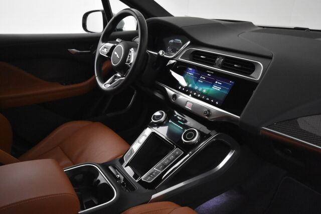Jaguar I-PACE 2019 HSE / Meridian / HUD / Performance penkit / Panoraama / 1 omistaja / 360 Kamera / Acc / LED / Ilma-alusta - RAHOITUS TÄHÄN AUTOON VAIN 3.99% - 