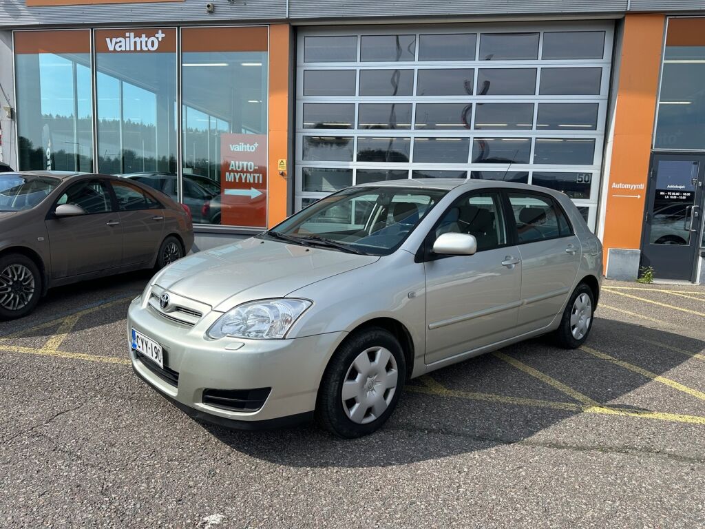 Toyota Corolla 2006 1,6 VVT-i Linea Terra 5ov Hatchback Business / Merkkihuoltokirja / Lohkolämmitin ja sisätilanpistoke