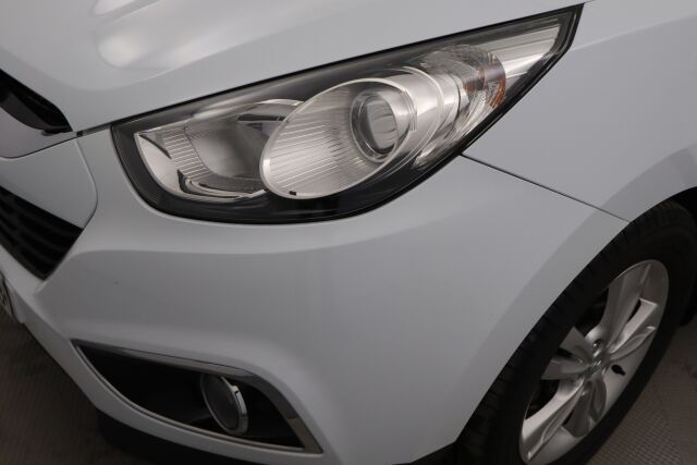 Hyundai ix35 2010 4wd 2,0 CRDi-R 135kW 6AT Style / 2.omisteinen / Leimattu 3/25 / Osanahkaverhoilu / Koukku / Lohko / Vakkari / P.tutka /