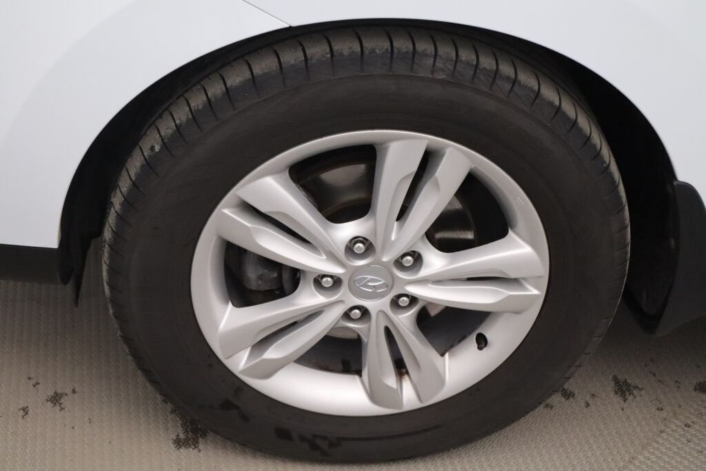 Hyundai ix35 2010 4wd 2,0 CRDi-R 135kW 6AT Style / 2.omisteinen / Leimattu 3/25 / Osanahkaverhoilu / Koukku / Lohko / Vakkari / P.tutka /