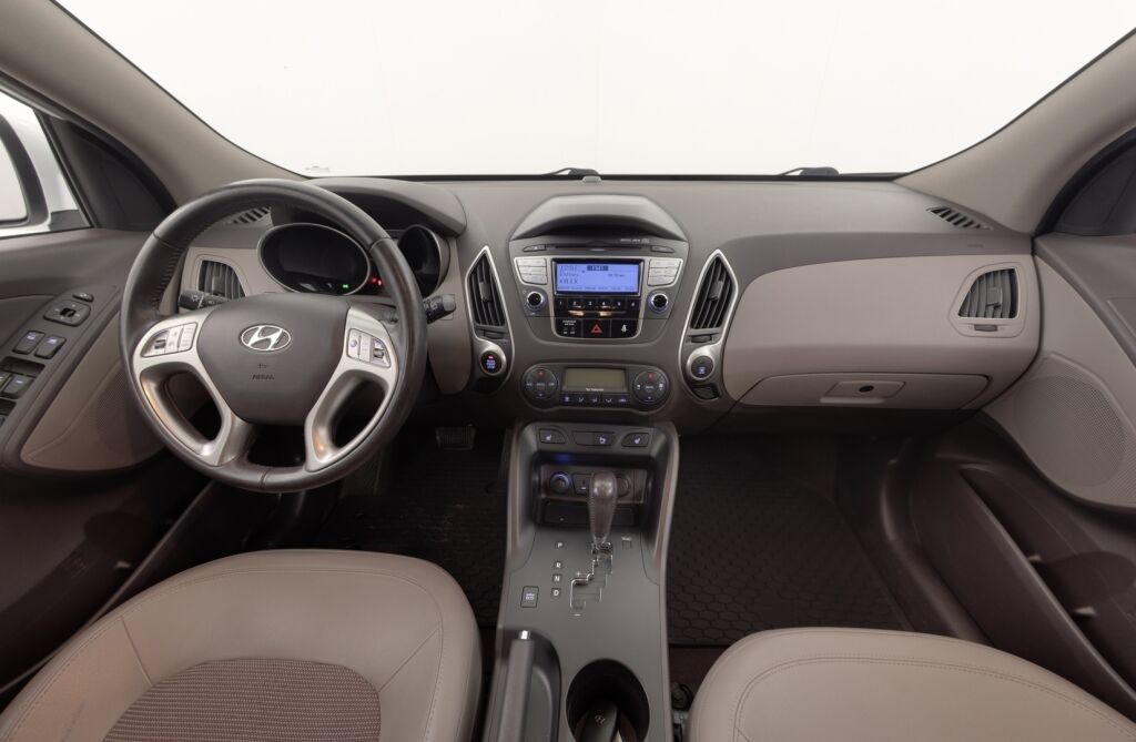 Hyundai ix35 2010 4wd 2,0 CRDi-R 135kW 6AT Style / 2.omisteinen / Leimattu 3/25 / Osanahkaverhoilu / Koukku / Lohko / Vakkari / P.tutka /