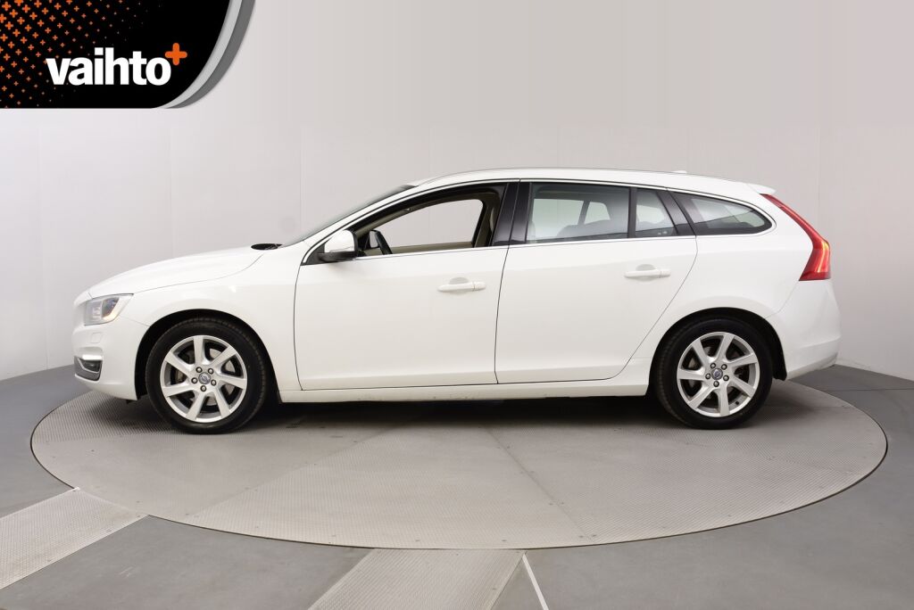 Volvo V60 2014 D4 AWD Business Edition Summum aut / Vetokoukku / Webasto / VOC / Kuljettajan istuin muistilla / Uusi tuulilasi