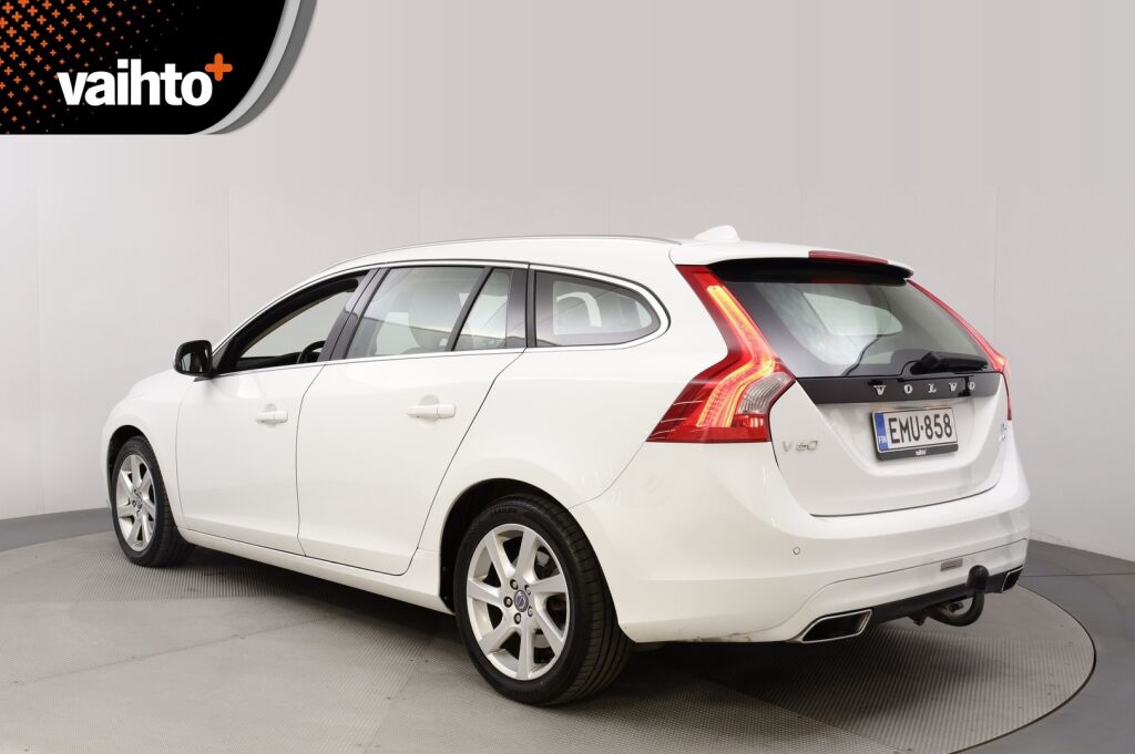 Volvo V60 2014 D4 AWD Business Edition Summum aut / Vetokoukku / Webasto / VOC / Kuljettajan istuin muistilla / Uusi tuulilasi