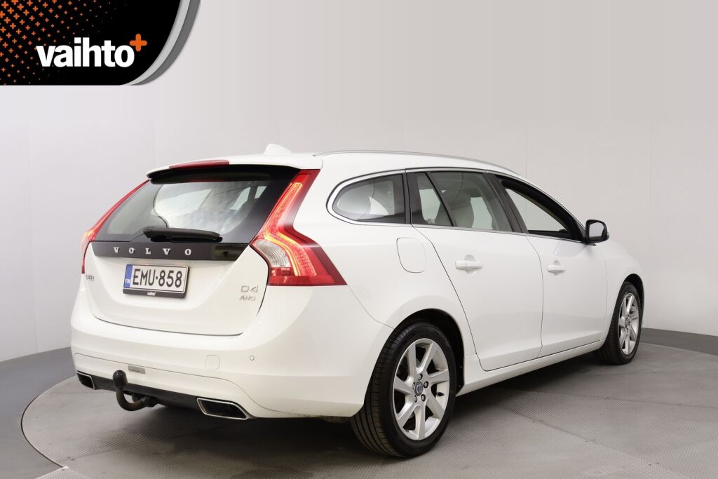 Volvo V60 2014 D4 AWD Business Edition Summum aut / Vetokoukku / Webasto / VOC / Kuljettajan istuin muistilla / Uusi tuulilasi