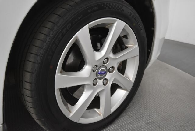 Volvo V60 2014 D4 AWD Business Edition Summum aut / Vetokoukku / Webasto / VOC / Kuljettajan istuin muistilla / Uusi tuulilasi