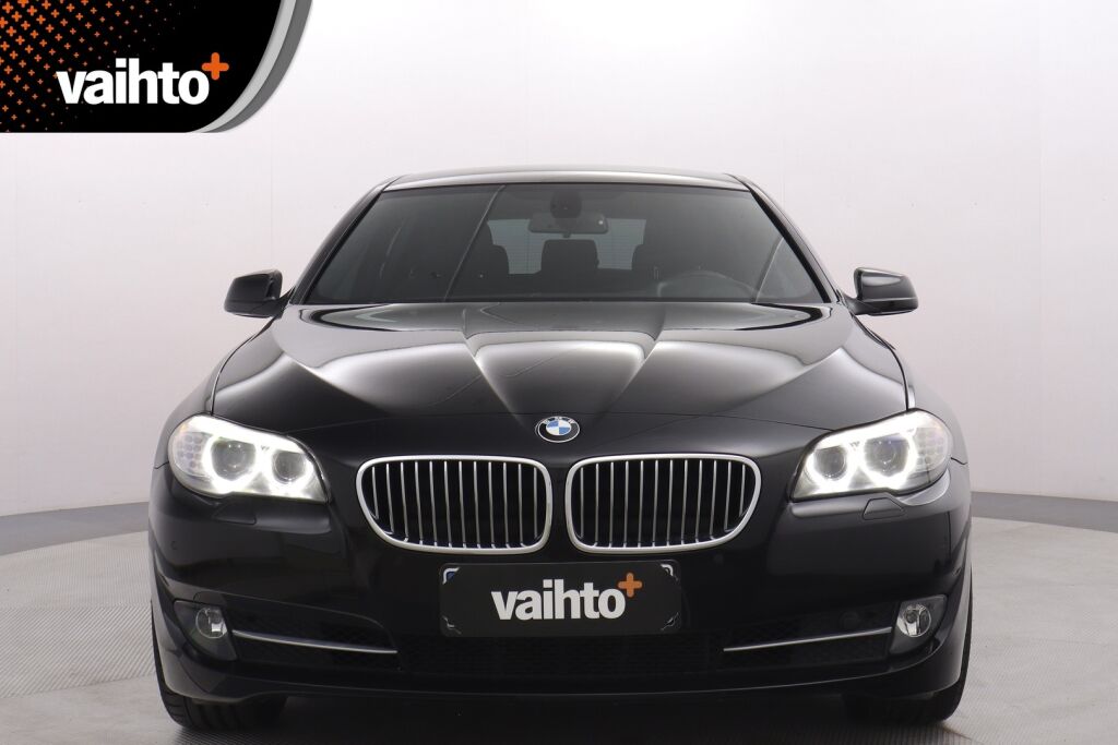 BMW 520 2011 TwinPower Turbo A F11 Touring / Koukku / Sähkökontti / Lohkolämmitin / Tutkat