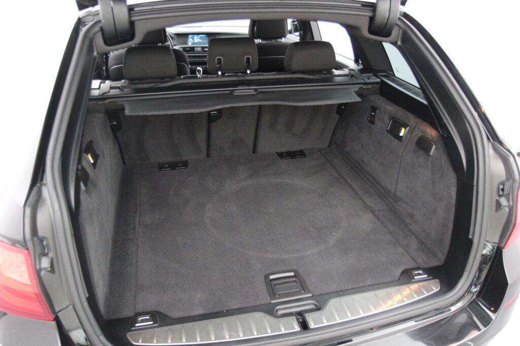 BMW 520 2011 TwinPower Turbo A F11 Touring / Koukku / Sähkökontti / Lohkolämmitin / Tutkat