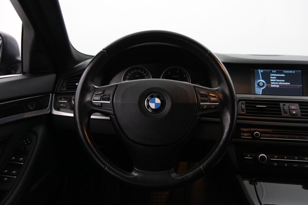 BMW 520 2011 TwinPower Turbo A F11 Touring / Koukku / Sähkökontti / Lohkolämmitin / Tutkat