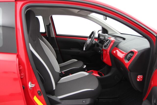 Toyota AYGO 2015 1,0 VVT-i x-play x-shift 5ov