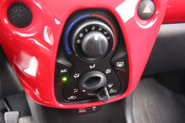 Toyota AYGO 2015 1,0 VVT-i x-play x-shift 5ov