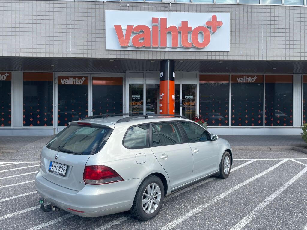 Volkswagen Golf 2012 Variant Trendline 1,2 TSI 63 kW (85 hv) / Vetokoukku/ Metalliväri