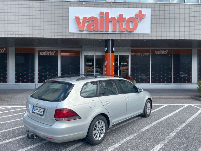 Volkswagen Golf 2012 Variant Trendline 1,2 TSI 63 kW (85 hv) / Vetokoukku/ Metalliväri