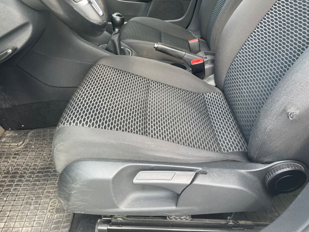 Volkswagen Golf 2012 Variant Trendline 1,2 TSI 63 kW (85 hv) / Vetokoukku/ Metalliväri