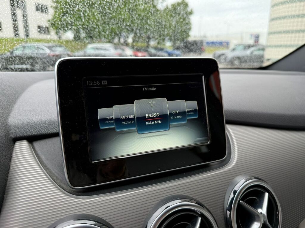 Mercedes-Benz B 2015 180 CDI Premium Business / 1.Omisteinen Suomi-auto / Lohkolämmitin + sisäpistoke / Peruutuskamera