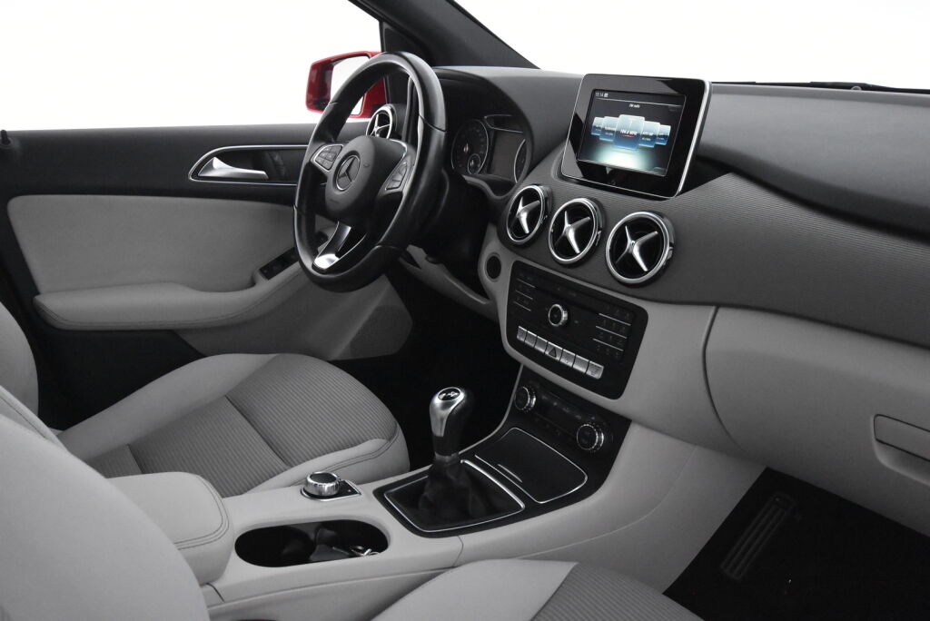 Mercedes-Benz B 2015 180 CDI Premium Business / 1.Omisteinen Suomi-auto / Lohkolämmitin + sisäpistoke / Peruutuskamera