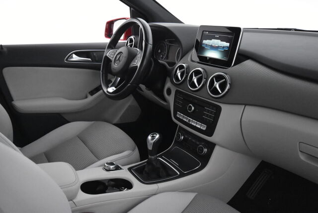 Mercedes-Benz B 2015 180 CDI Premium Business / 1.Omisteinen Suomi-auto / Lohkolämmitin + sisäpistoke / Peruutuskamera