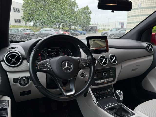 Mercedes-Benz B 2015 180 CDI Premium Business / 1.Omisteinen Suomi-auto / Lohkolämmitin + sisäpistoke / Peruutuskamera