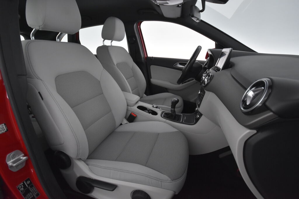 Mercedes-Benz B 2015 180 CDI Premium Business / 1.Omisteinen Suomi-auto / Lohkolämmitin + sisäpistoke / Peruutuskamera