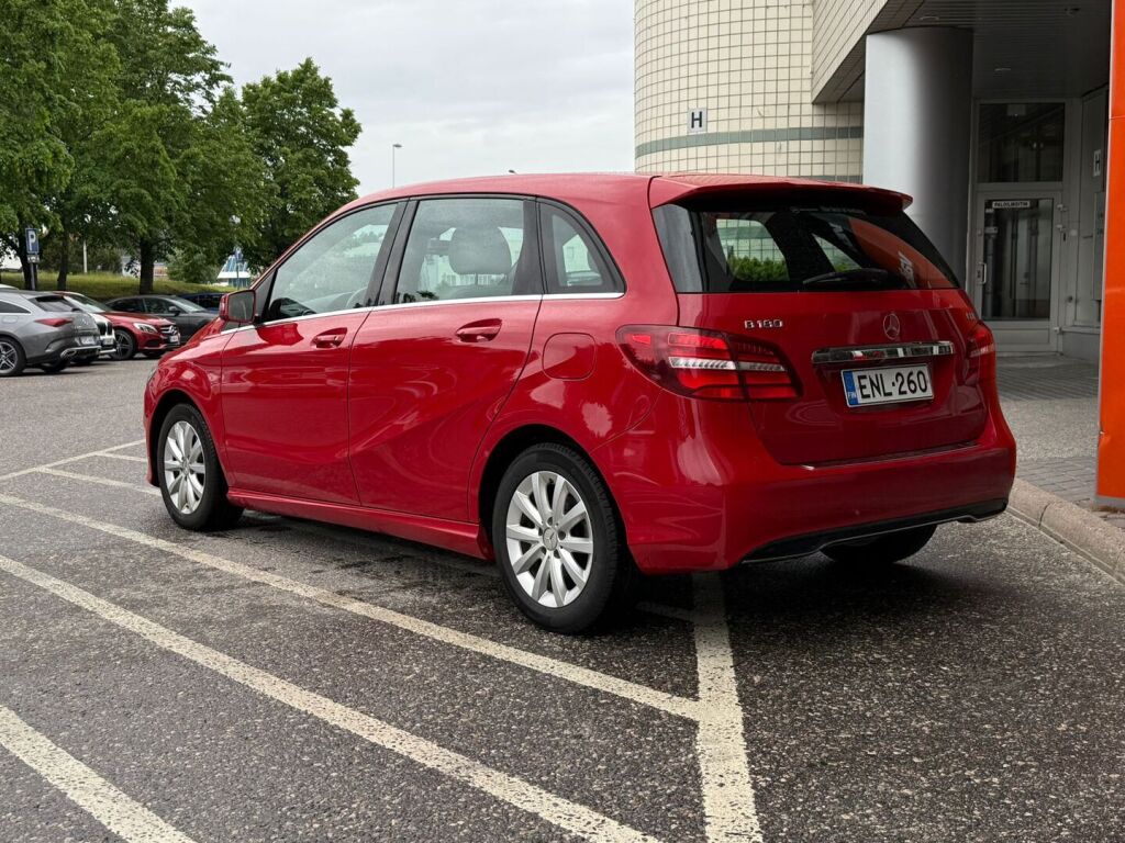 Mercedes-Benz B 2015 180 CDI Premium Business / 1.Omisteinen Suomi-auto / Lohkolämmitin + sisäpistoke / Peruutuskamera