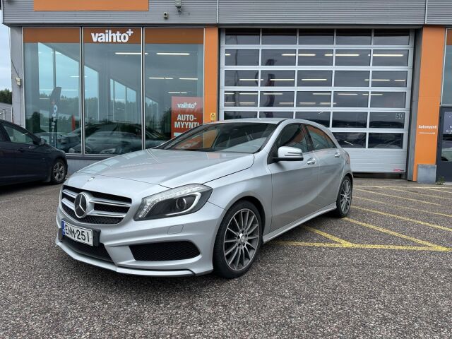 Mercedes-Benz A 2015 180 BE A AMG Line / Bi-xenon / P.kamera / Bluetooth