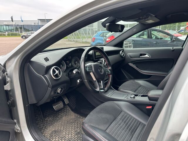 Mercedes-Benz A 2015 180 BE A AMG Line / Bi-xenon / P.kamera / Bluetooth