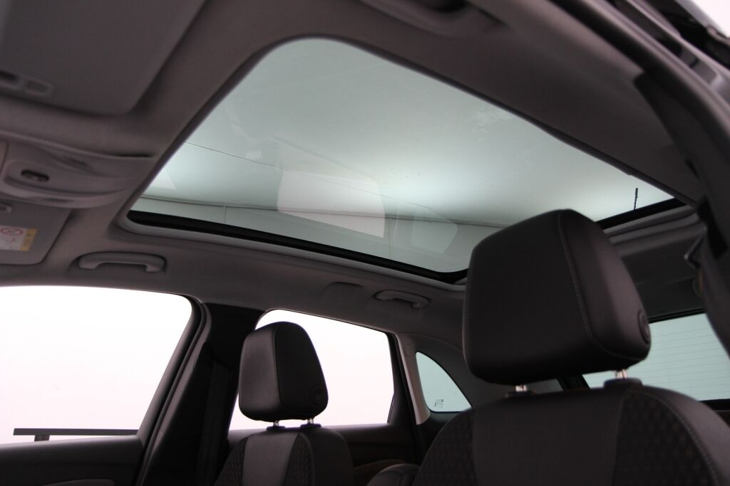Opel Crossland X 2017 Innovation 1,2 Automaatti Start/Stop 81 kW AT6 / Panoraama / HUD / Osanahat / Hyvä huoltohistoria /