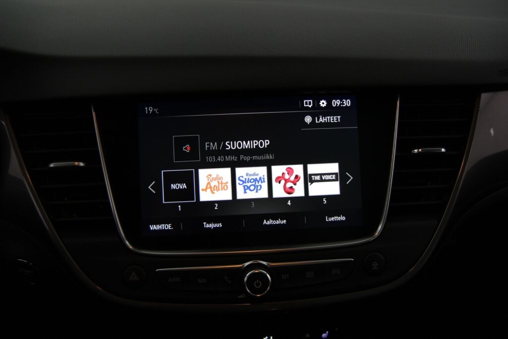 Opel Crossland X 2017 Innovation 1,2 Automaatti Start/Stop 81 kW AT6 / Panoraama / HUD / Osanahat / Hyvä huoltohistoria /
