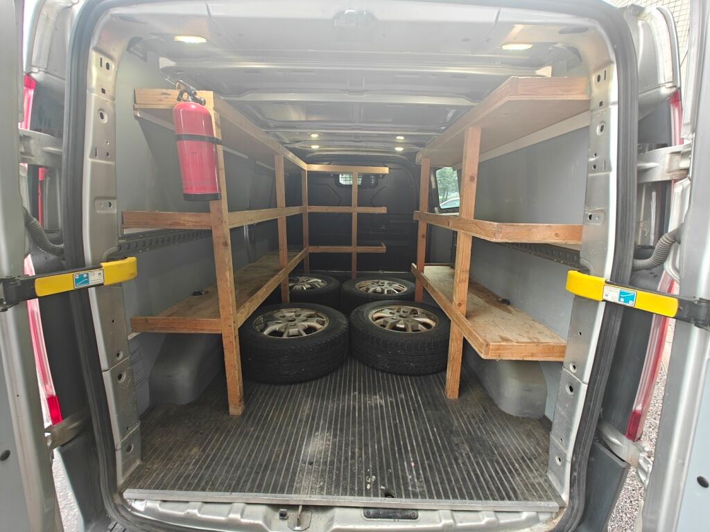 Ford Transit Custom 2017 310 2,0TDCi 170 hv M6 Etuveto Trend Van N1 L2H1 / Alv.väh kelpoinen / 1-Omisteinen / Webasto / Vetokoukku