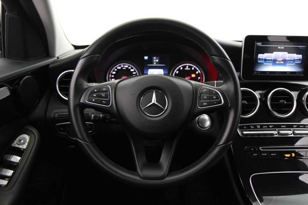 Mercedes-Benz C 2017 180 T A Premium Business / Suomiauto / Lohkolämmitin / ILS / Juuri huollettu