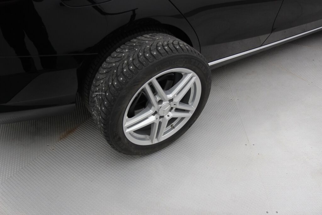 Mercedes-Benz C 2017 180 T A Premium Business / Suomiauto / Lohkolämmitin / ILS / Juuri huollettu