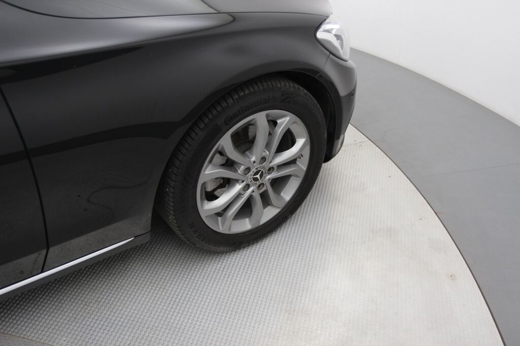 Mercedes-Benz C 2017 180 T A Premium Business / Suomiauto / Lohkolämmitin / ILS / Juuri huollettu